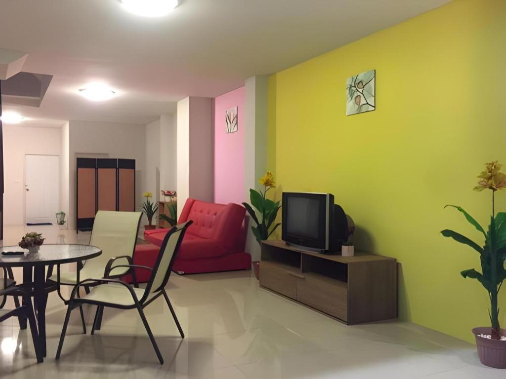 Tontalay Hotel Bang Saen Ngoại thất bức ảnh