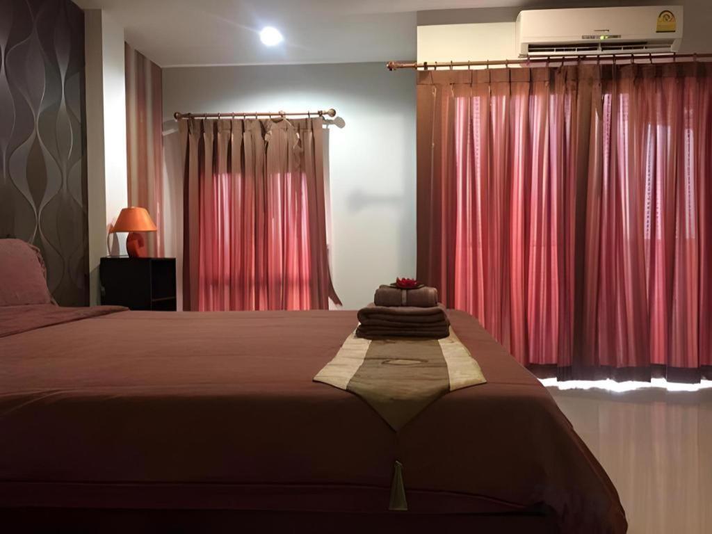 Tontalay Hotel Bang Saen Ngoại thất bức ảnh